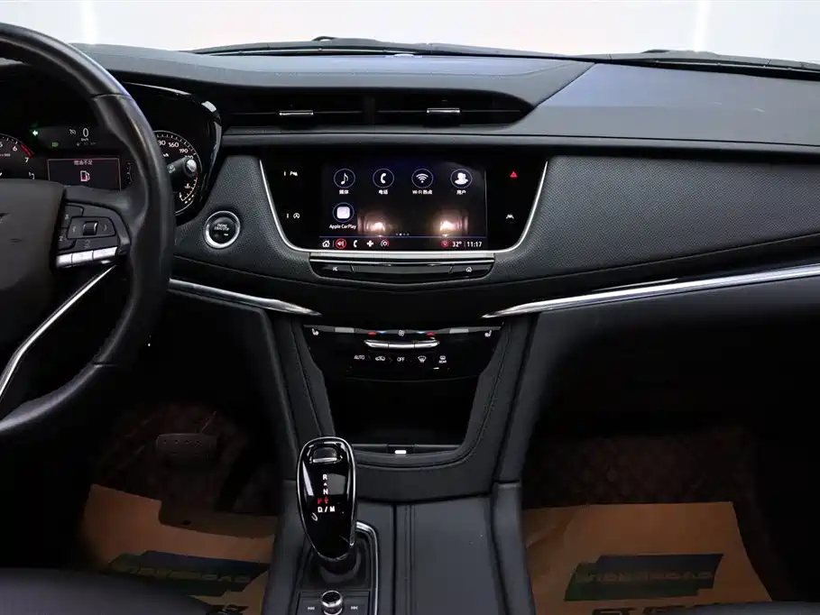 Фото 21 - Cadillac XT6