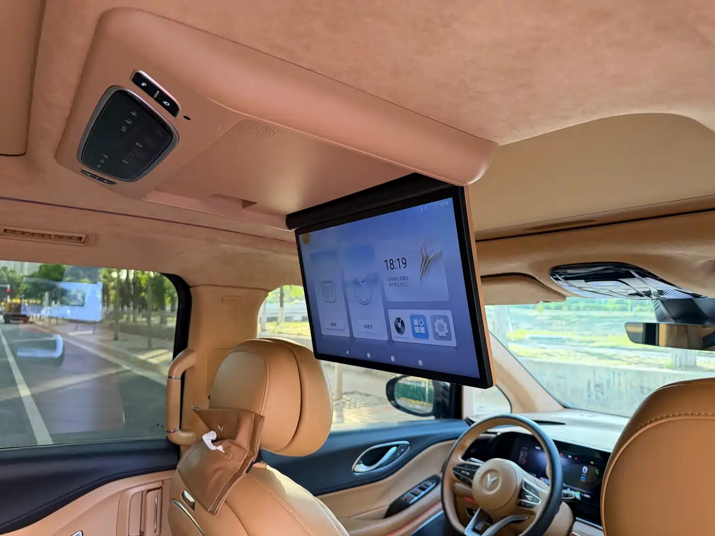 Voyah Auto Voyah Dreamer 2024 PHEV Extended Range Flagship Edition фото 12