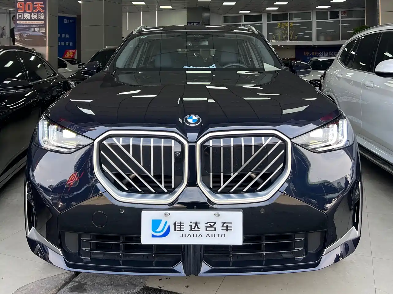 BMW X3 2025 xDrive30L Premium Model M Sport Black Package фото 2
