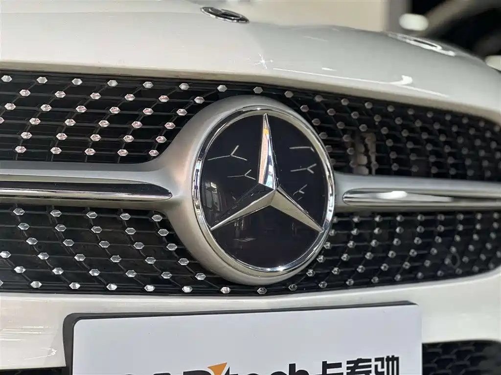 Mercedes-Benz A-Class 2019 A 200 L Sport Sedan фото 13