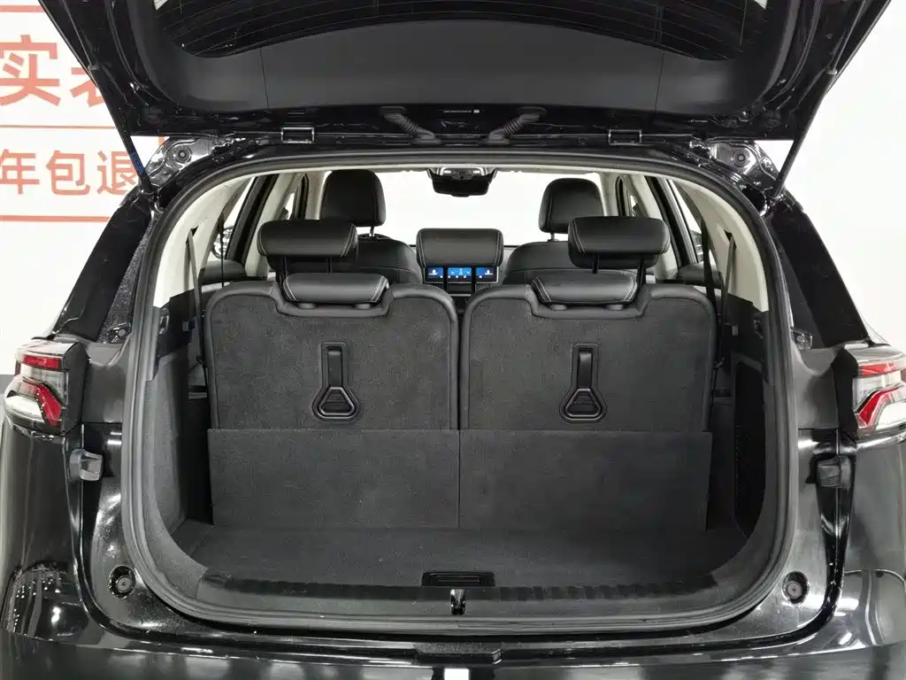 BYD Tang 2018 2.0T Automatic Smart Connection Noble Edition 7-Seater China V фото 16