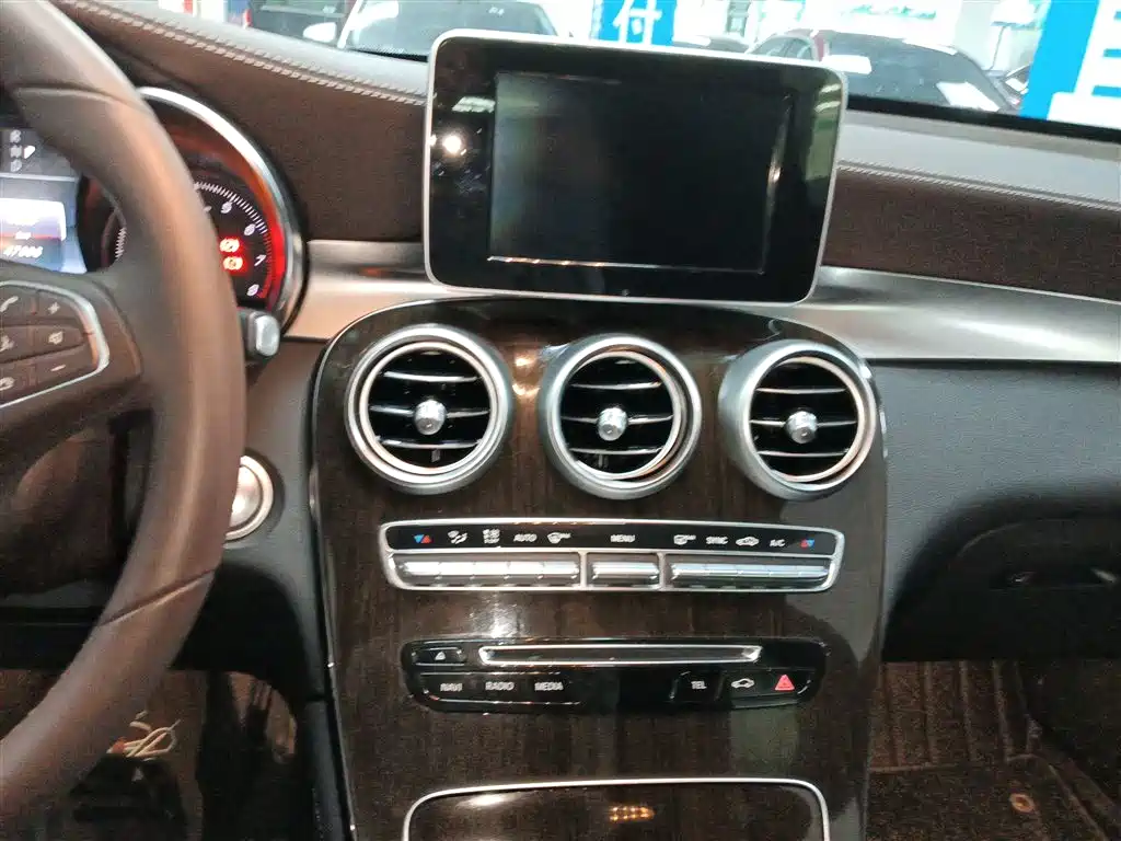 Mercedes-Benz GLC 2019 GLC 260 L 4MATIC Dynamic фото 13