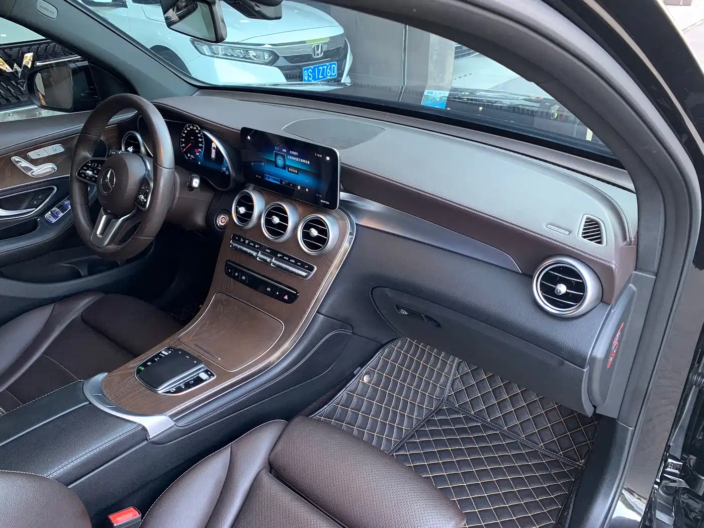 Mercedes-Benz GLC 2020 Facelift GLC 260 L 4MATIC Luxury фото 13