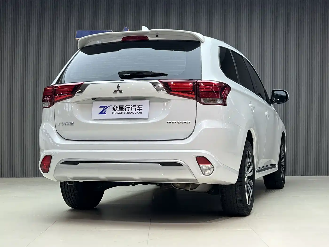 Mitsubishi Outlander 2023 2021 Facelift 2.0L 2WD Comfort Edition 5-Seater