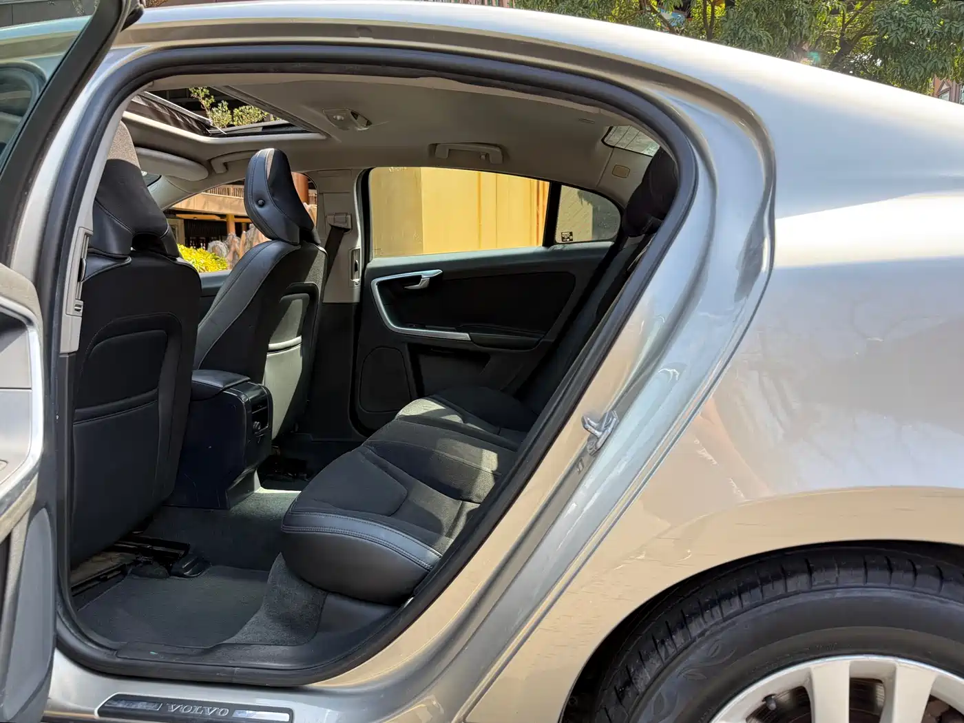 Photo 7 - Volvo S60