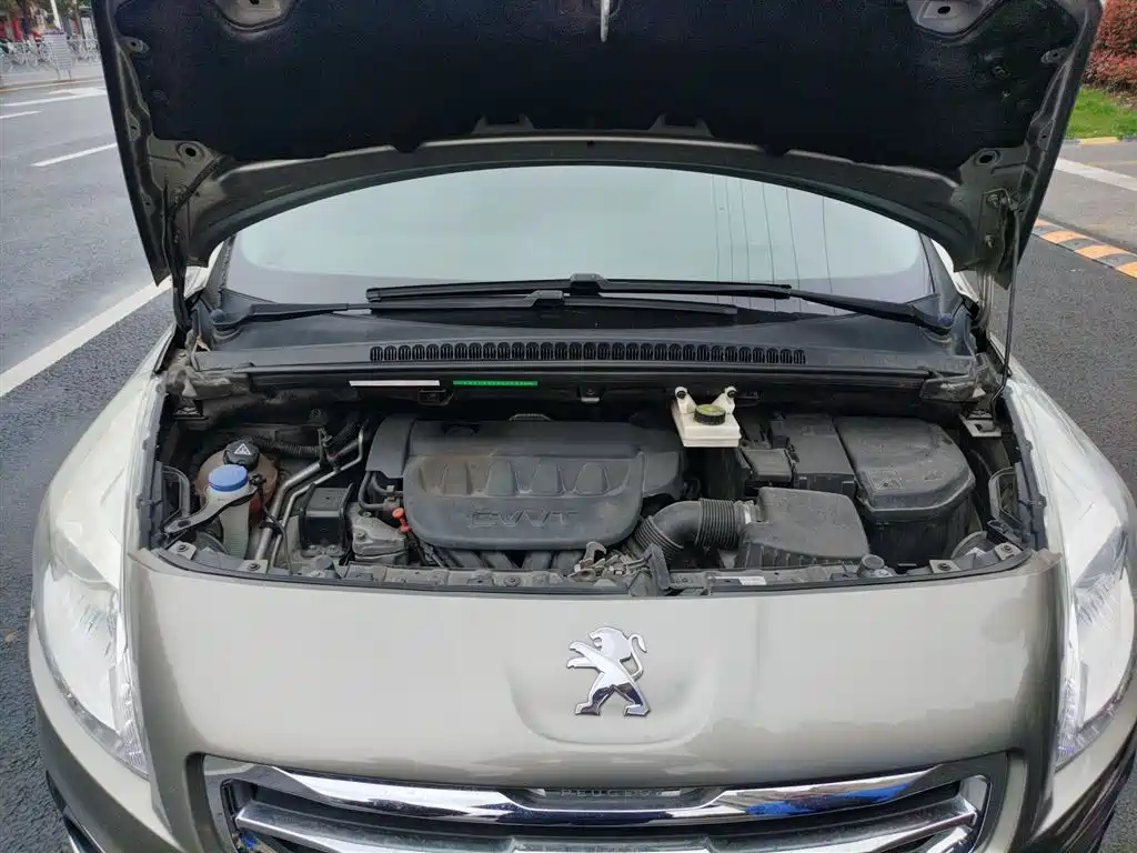 Peugeot 3008 2015 2.0L Automatic Classic Edition фото 11