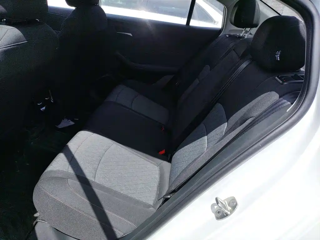 ROEWE I5