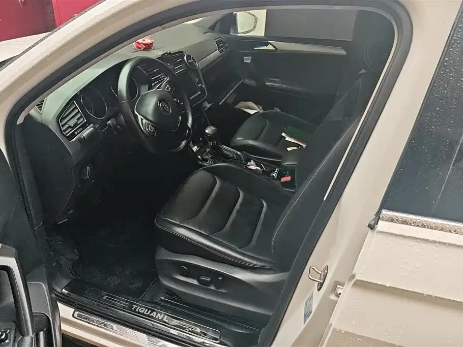 Volkswagen Tiguan L 2017 330TSI Automatic 2WD Luxury Edition фото 9