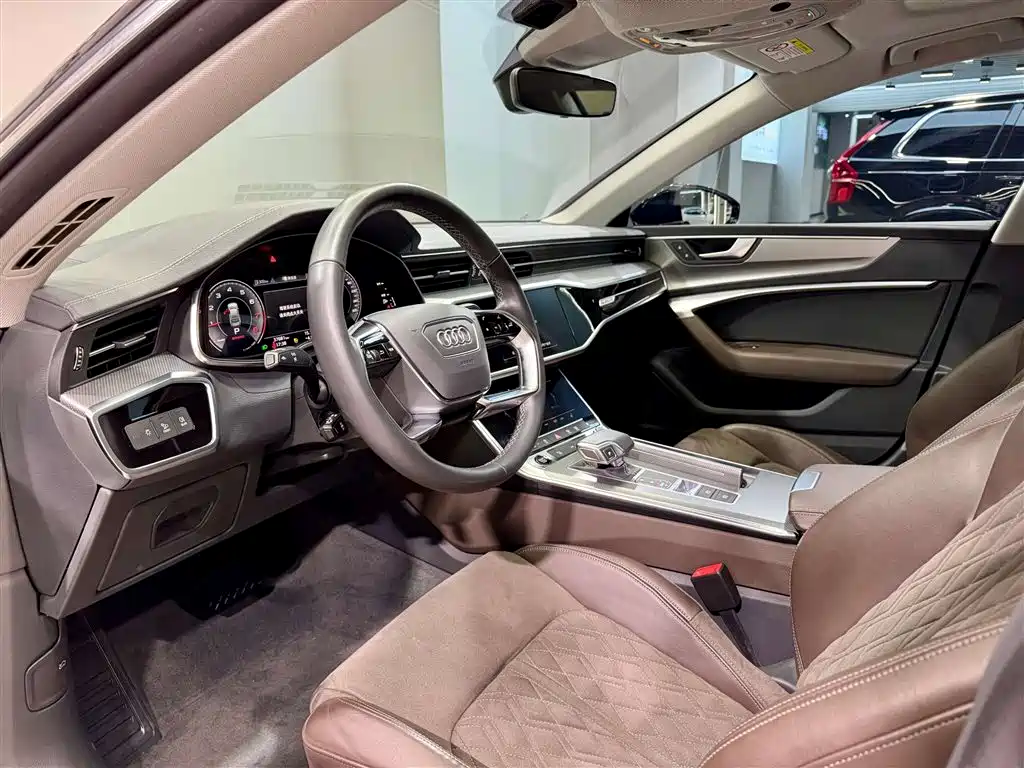 Audi A7L 2024 45TFSI quattro S-line Vision Edition Crystal Package фото 24