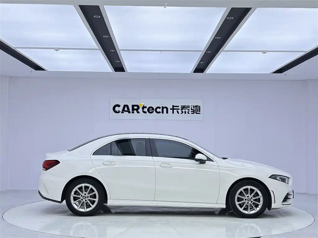Mercedes-Benz A-Class 2020 A 200 L Sport Sedan фото 4