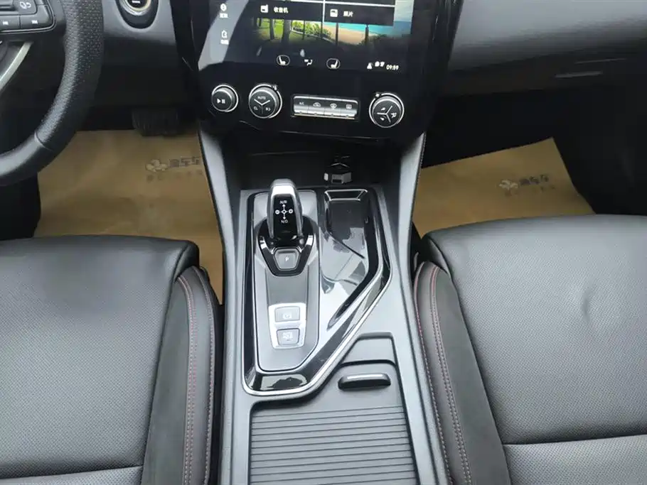 Lynk & Co 02 2019 1.5T DCT 2WD Power Edition China VI фото 16