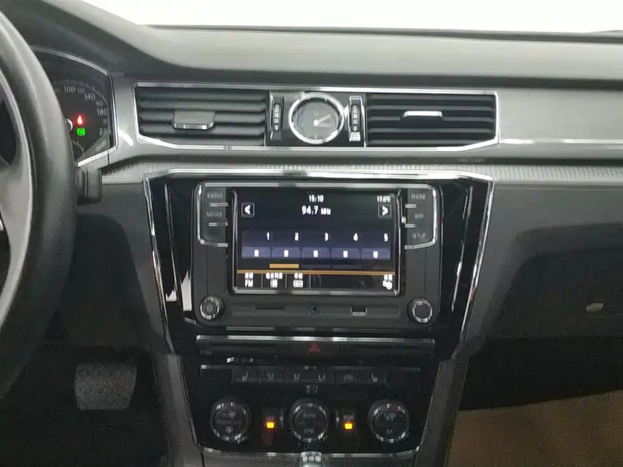 Volkswagen Passat 2017 330TSI DSG Prestige фото 13