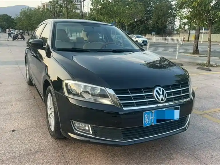 Volkswagen Lavida 2013 Facelift Classic 1.6L Automatic Comfort фото 3
