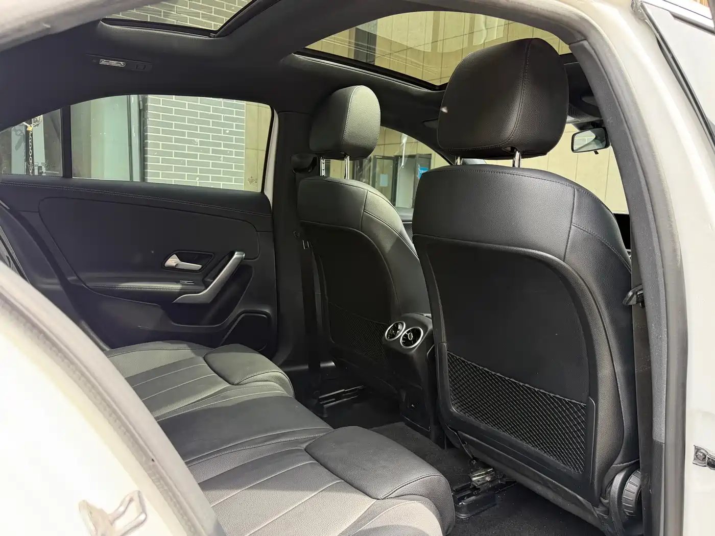 Mercedes-Benz A-Class 2023 A 200 L Dynamic фото 14