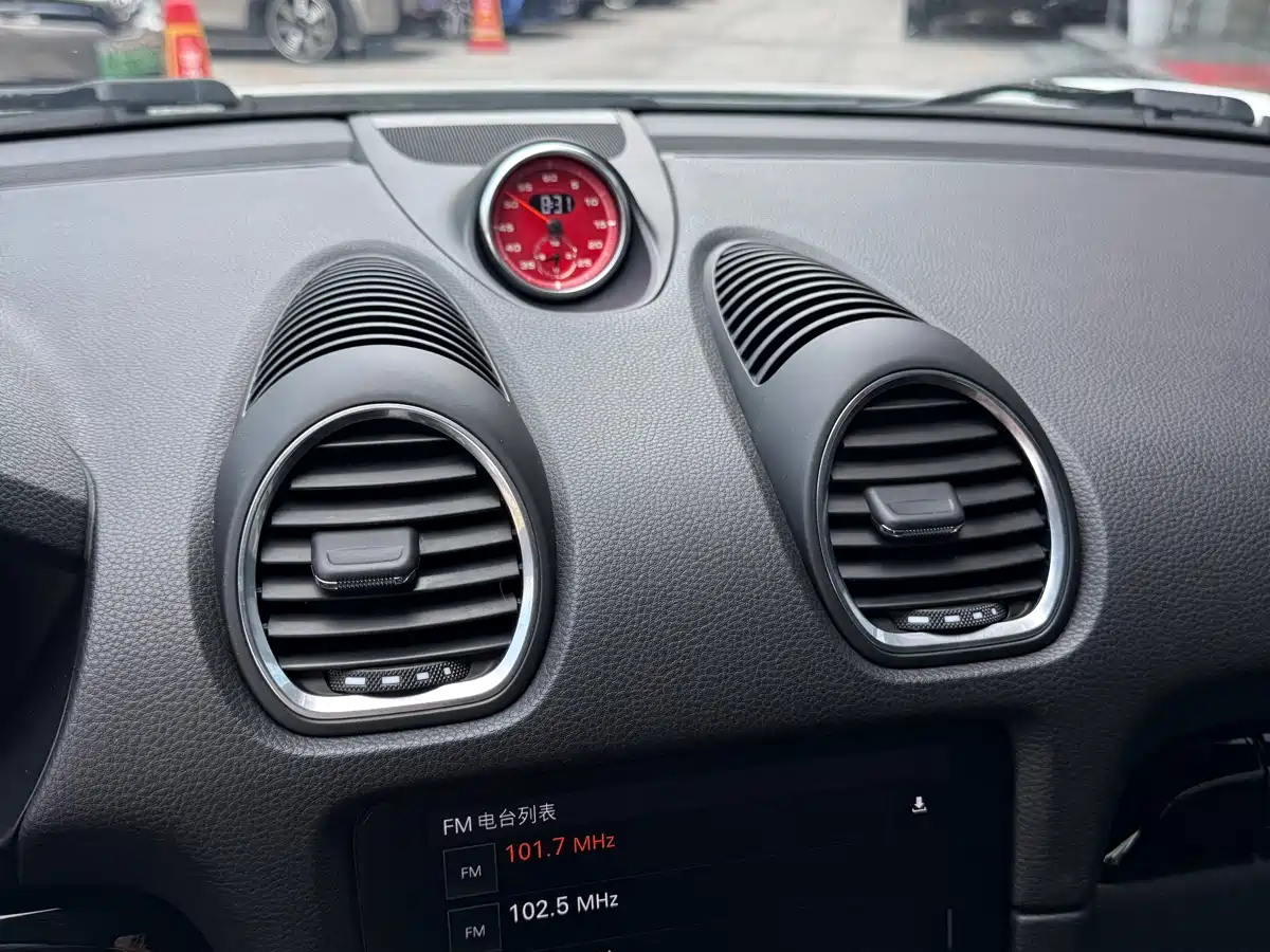 Porsche 718 2018 Cayman 2.0T фото 15