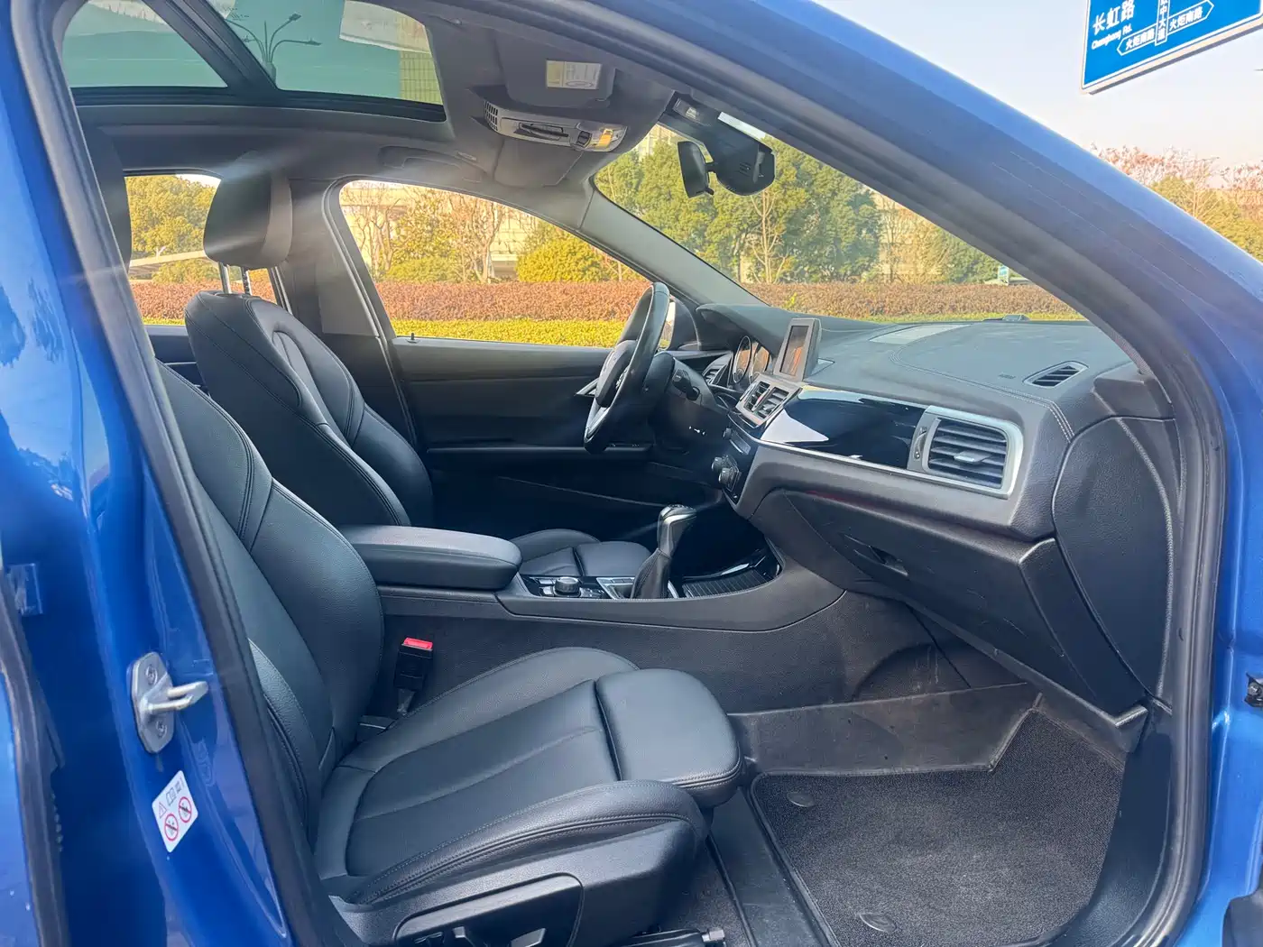 BMW 1 Series 2018 118i Sport Edition фото 12