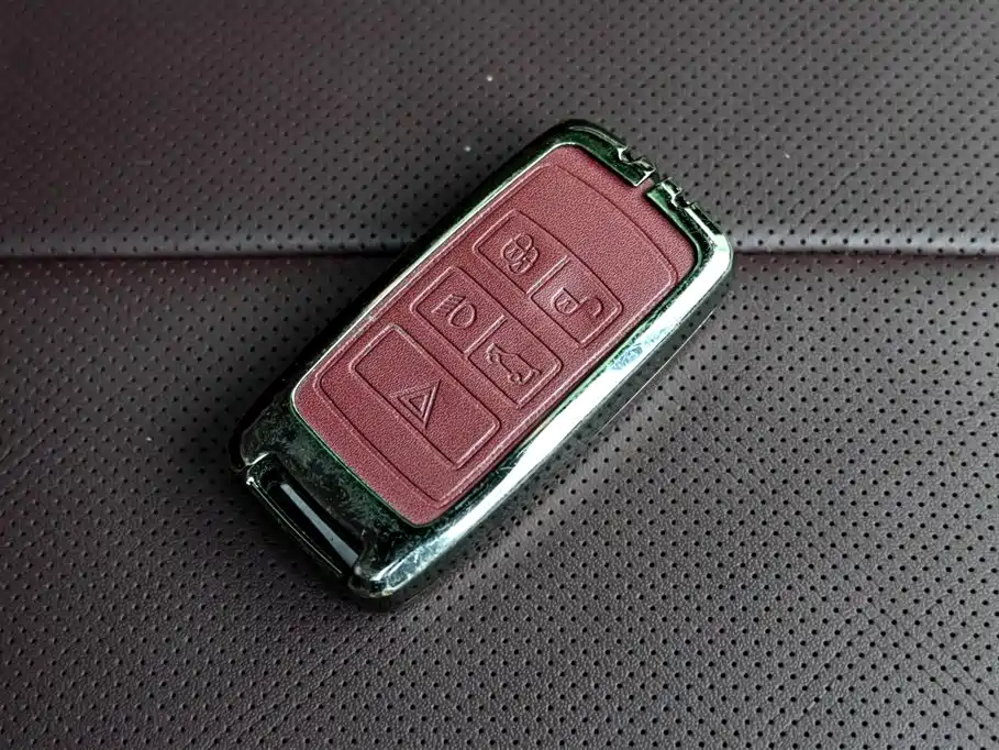 Land Rover Range Rover Sport 2025 400PS Hidden Edge Special Edition фото 38