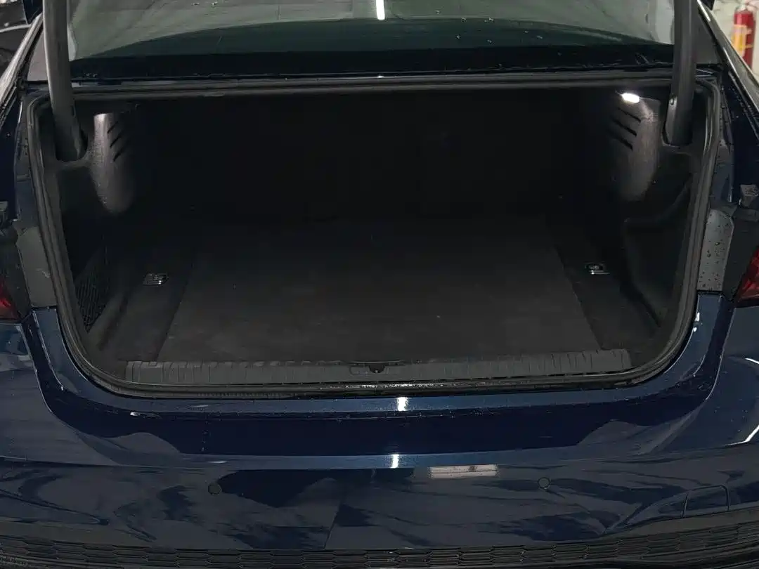 Фото 14 - Audi A7L