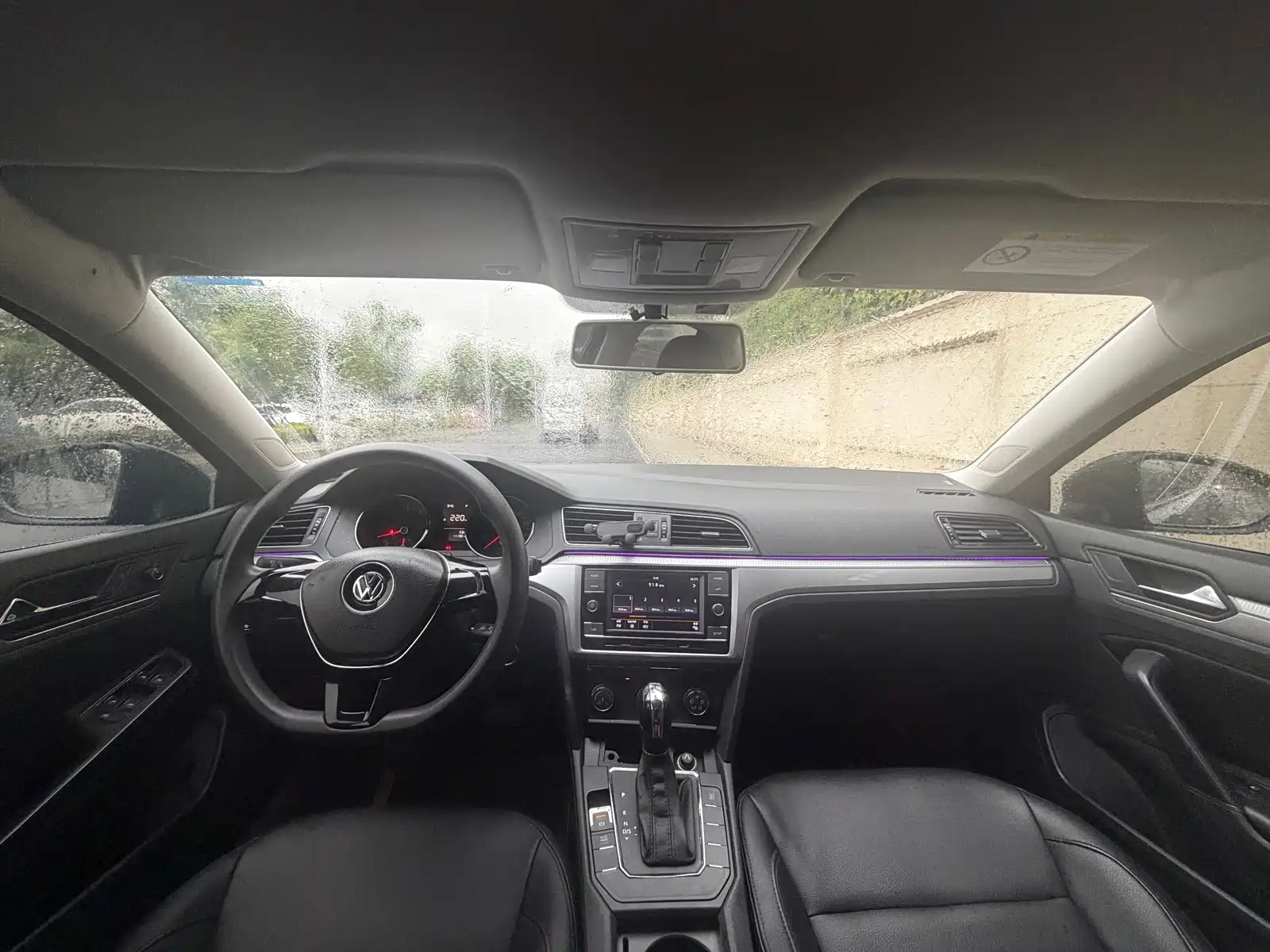 صورة 8 - Volkswagen Lamando