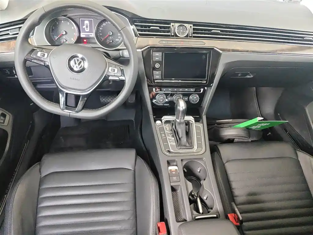 Volkswagen Magotan 2019 330TSI DSG Luxury Class China VI фото 10