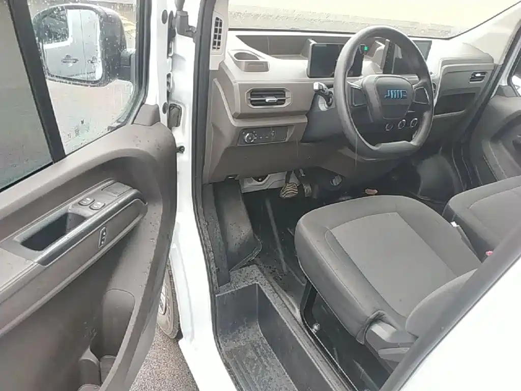 Jiangling E-Fushun 2025 2025 Clear Window Version 53.58kWh Medium Wheelbase Medium Roof