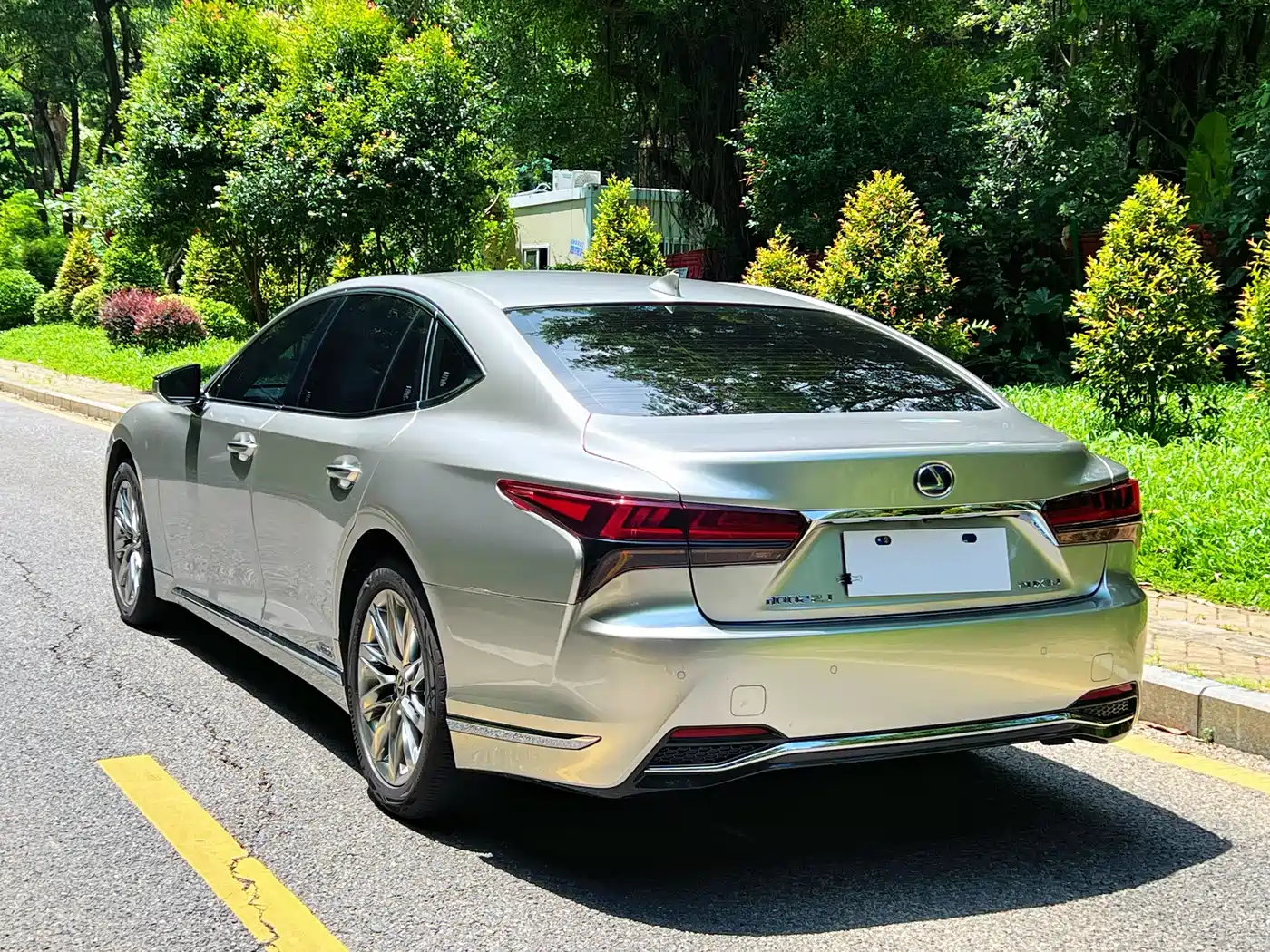 Lexus LS 2022 2021 500h Luxury Edition