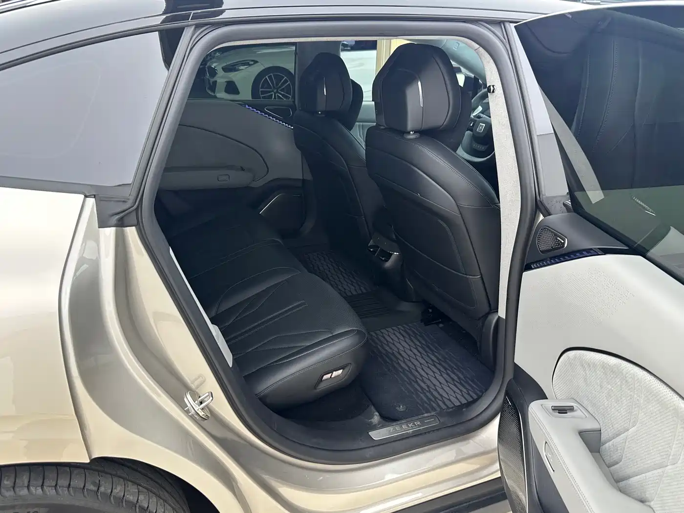 ZEEKR EXTREME KRYPTON 007