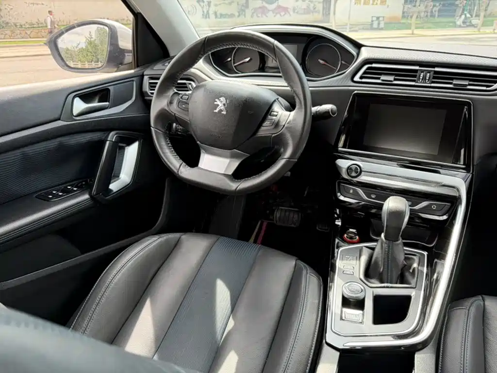 Фото 18 - Peugeot 308