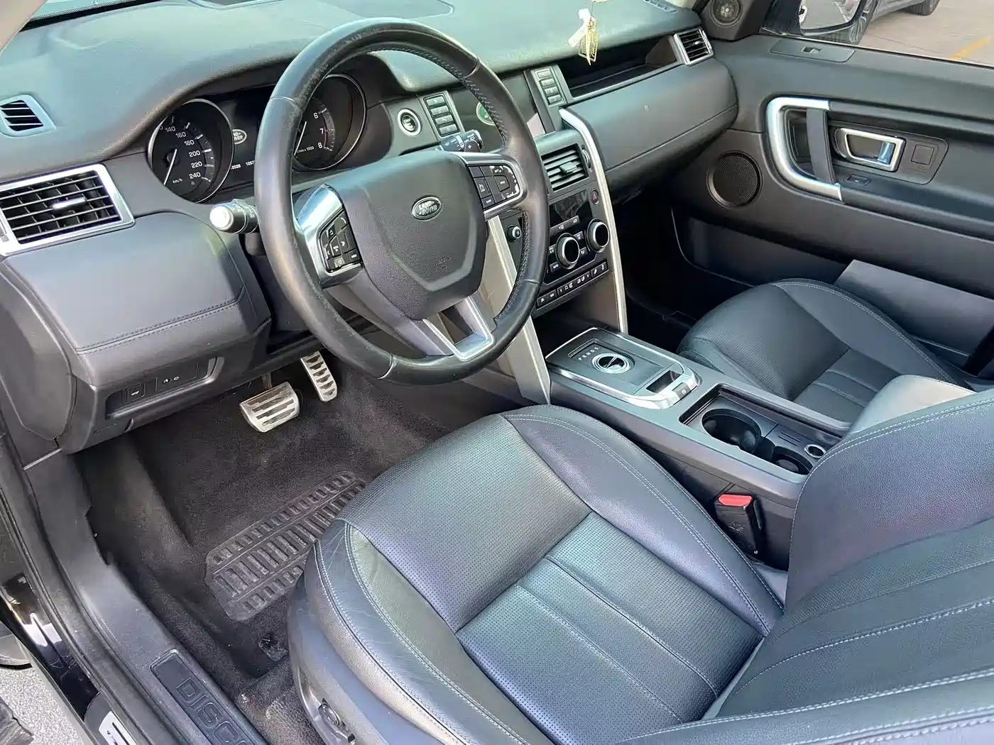 Land Rover Discovery Sport 2016 2.0T SE фото 10