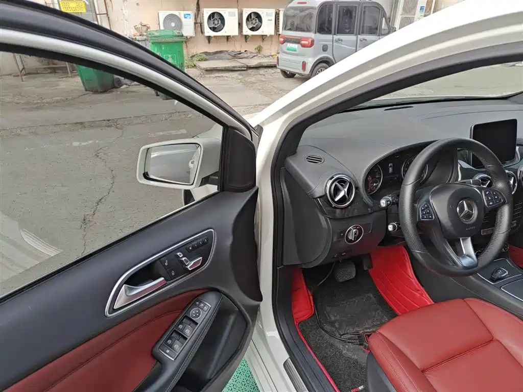 Mercedes-Benz B-Class 2016 B 200 Collector's Edition фото 16