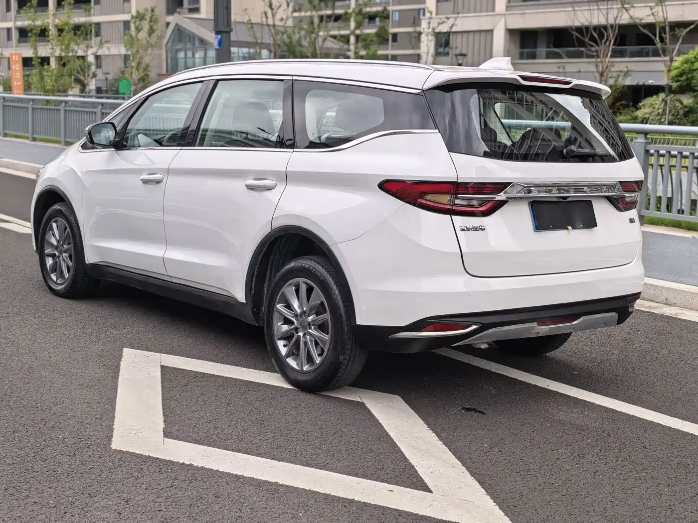 Фото 5 - Geely Jiaji