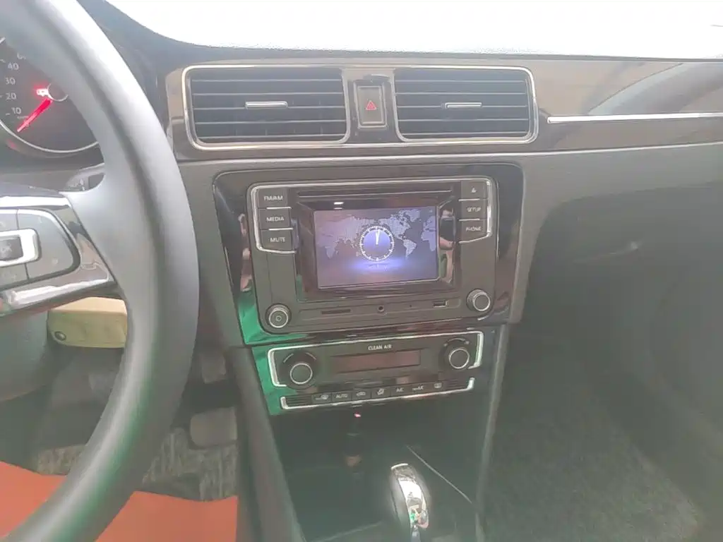 Photo 13 - Volkswagen Santana