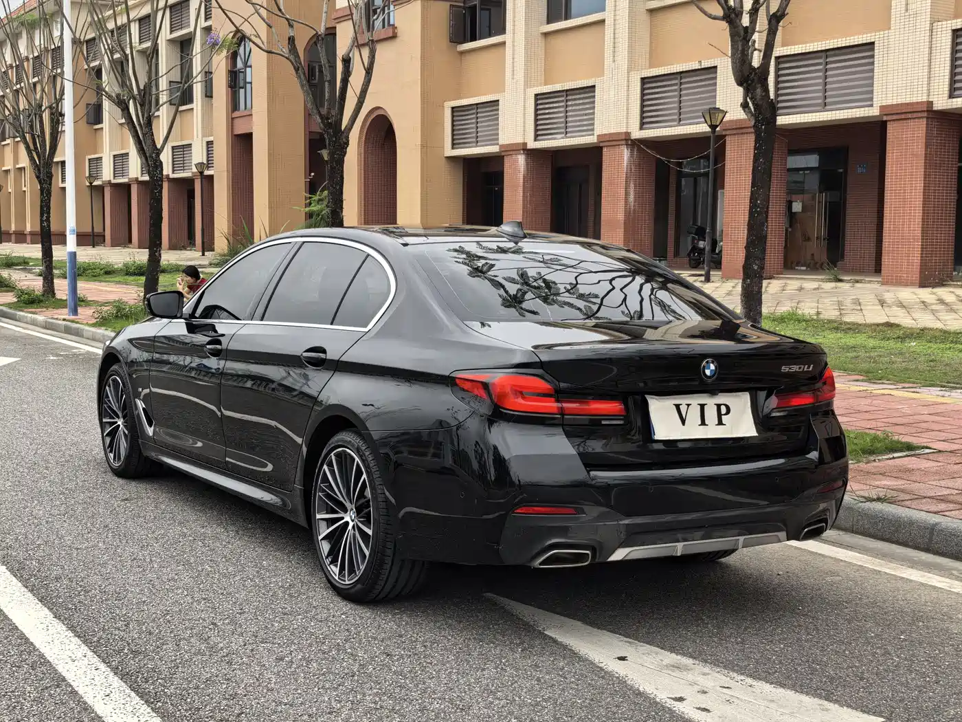 BMW 5 SERIES