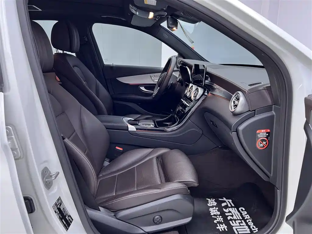 MERCEDES-BENZ GLC
