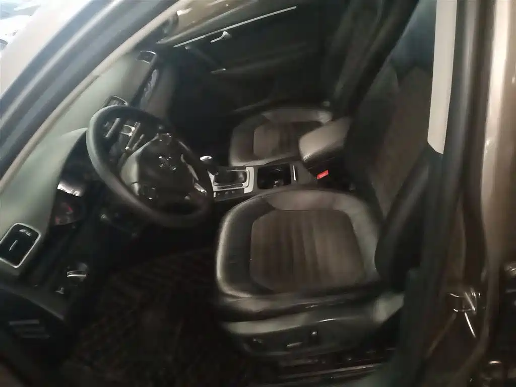 Volkswagen Magotan 2015 1.8TSI Luxury фото 15