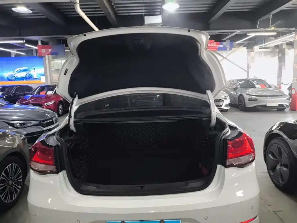 Chevrolet Malibu 2018 530T Automatic Luxury Edition фото 19