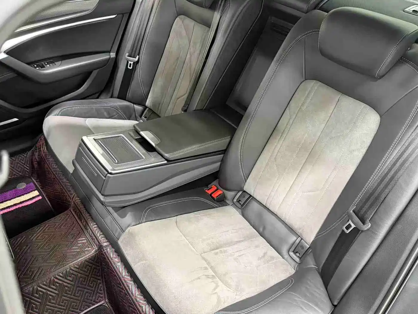 Photo 6 - Audi A6L