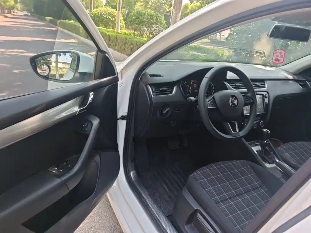 Photo 16 - Škoda Octavia