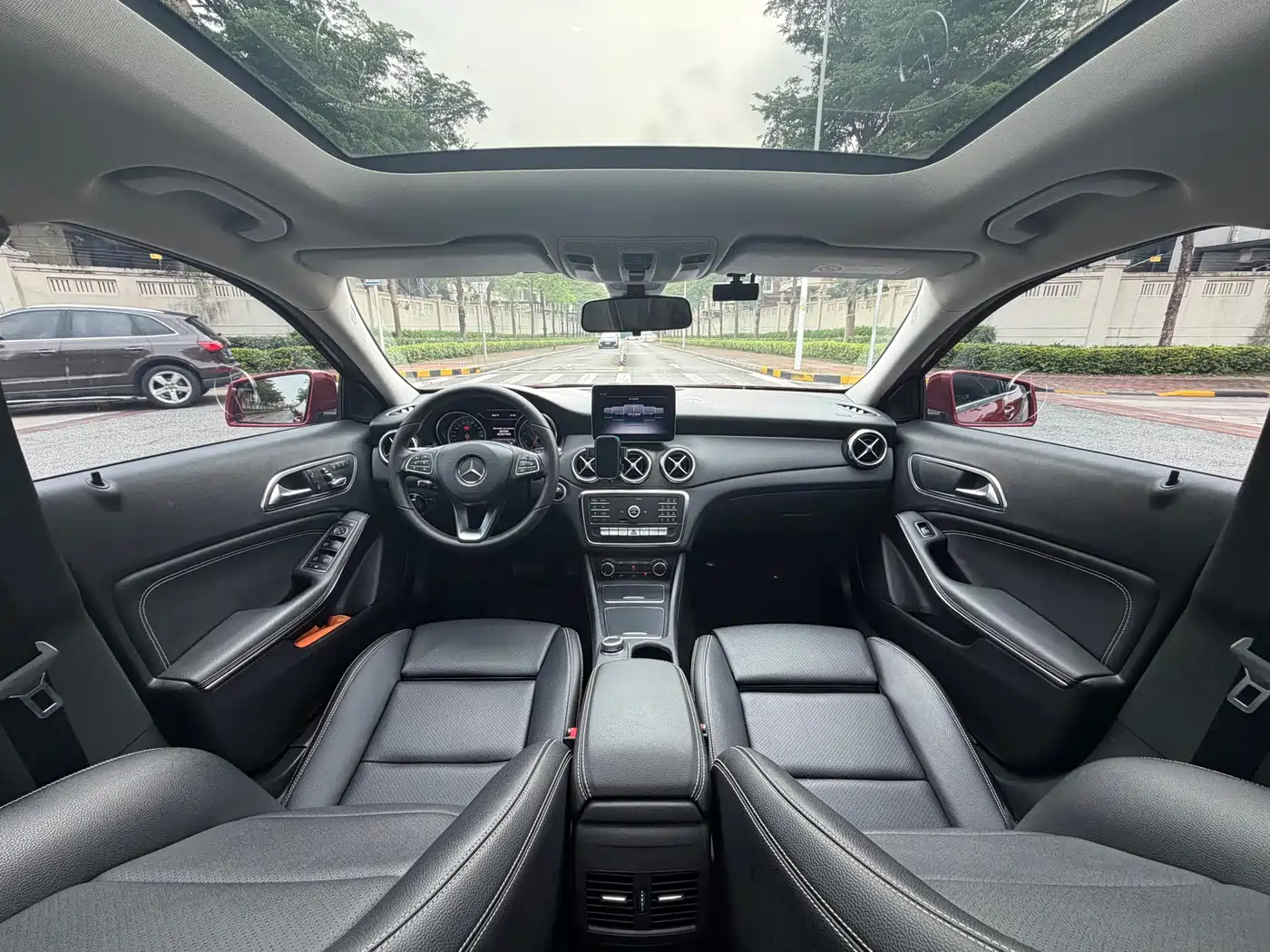 Mercedes-Benz GLA 2018 GLA 200 Dynamic фото 8