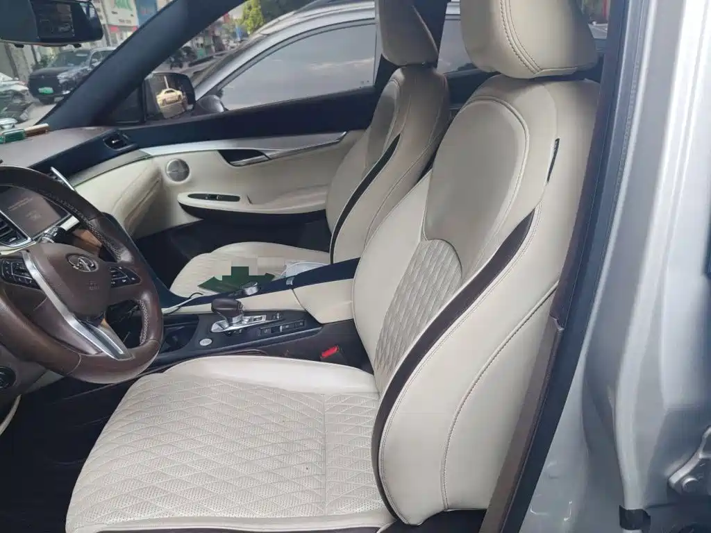 Photo 16 - Infiniti QX50