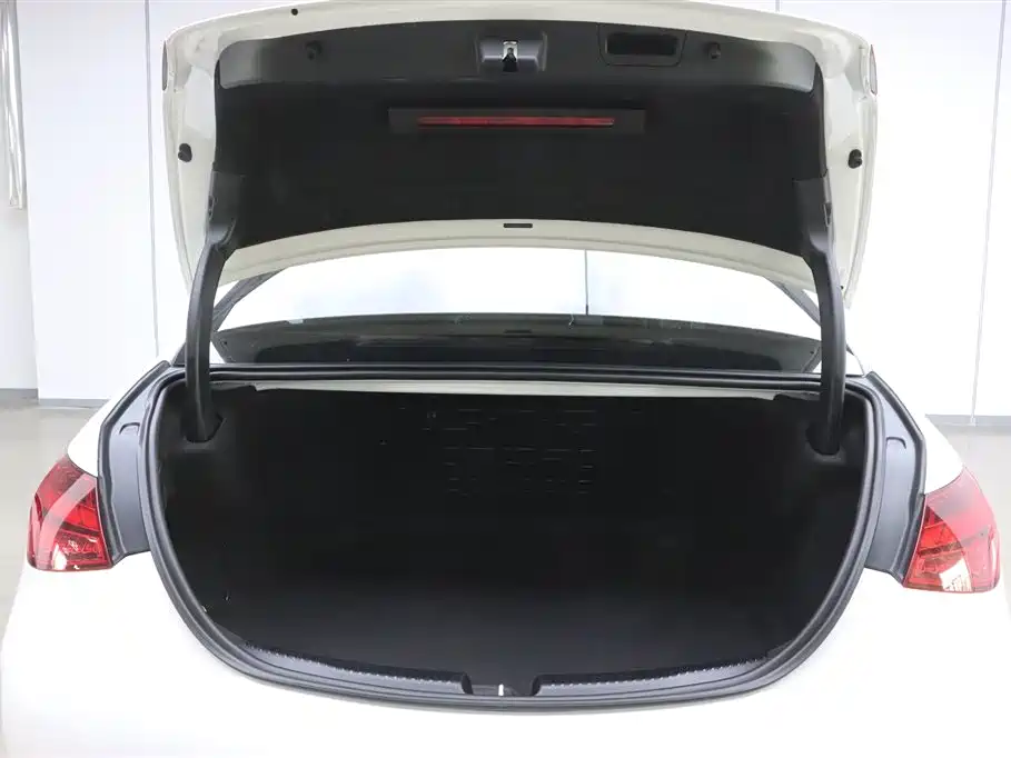 Mercedes-Benz C-Class 2022 Facelift C 200 L Sport фото 29