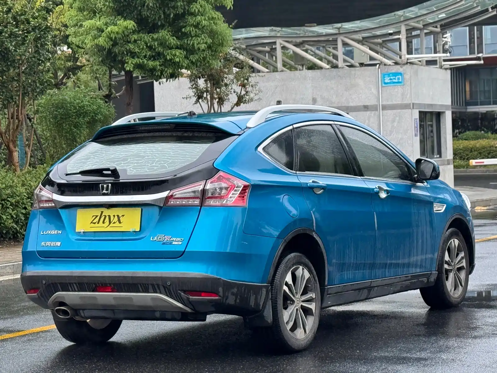 Фото 7 - Luxgen U6 SUV