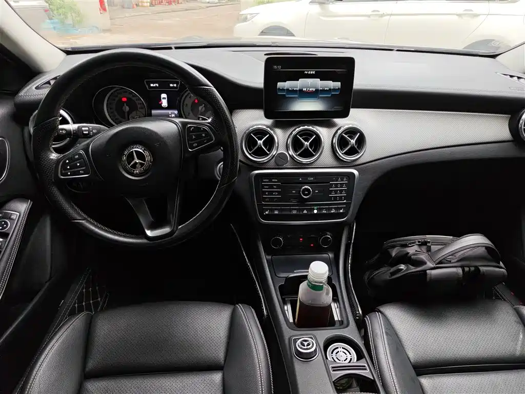 Mercedes-Benz GLA 2016 GLA 220 4MATIC Fashion фото 10