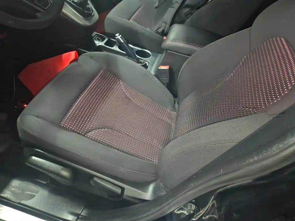 Haval M6 2018 1.5T Manual 2WD Urban фото 15