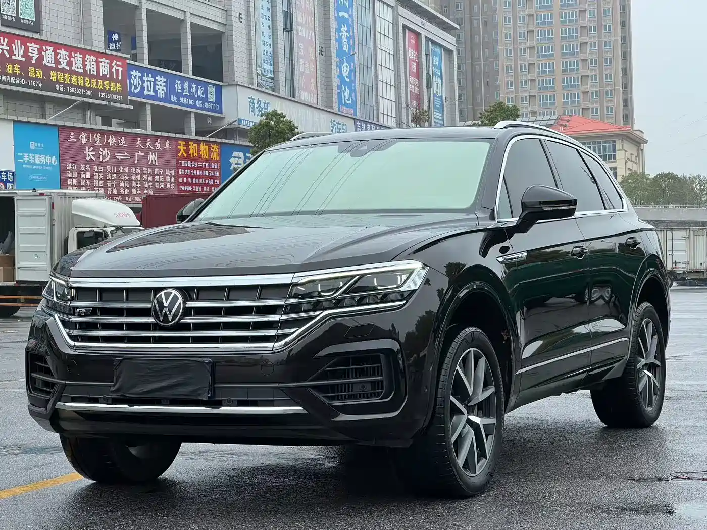 VOLKSWAGEN TOUAREG