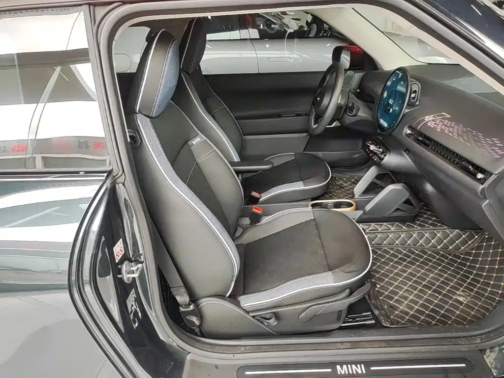 MINI Electric MINI COOPER 2025 2025 Model 456km COOPER E Classic