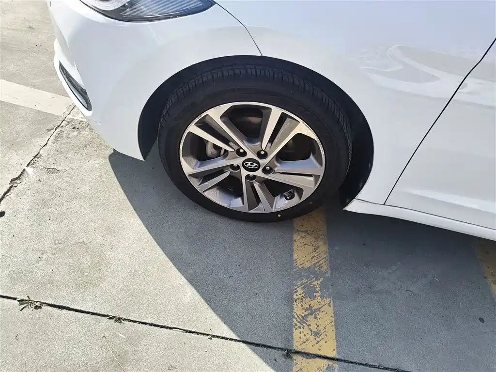 Hyundai Elantra 2016 1.6L Auto ZhiXuan Flagship фото 25