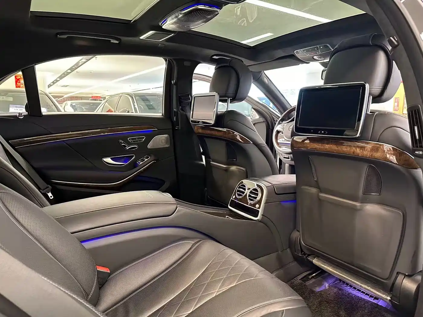 Фото 15 - Mercedes-Benz S-Class