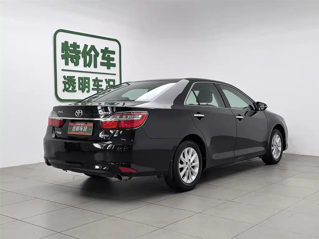 Toyota Camry 2016 2.0G 10th Anniversary Leading Edition фото 2