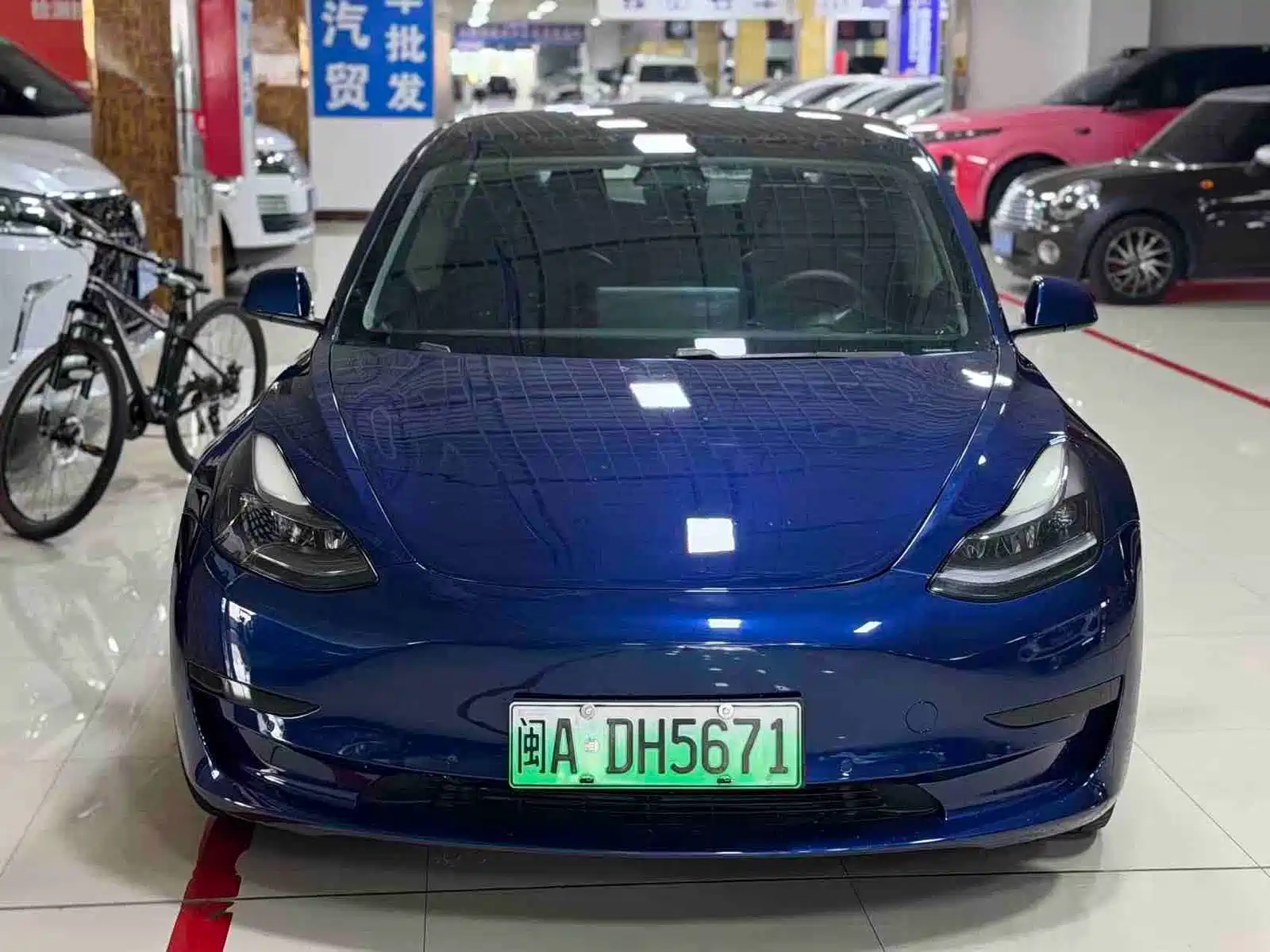 Фото 1 - Tesla Model 3